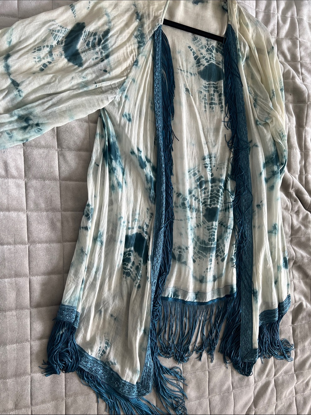 Jennifer Moore Teal and White Tie-Dye Fringe Kimono Cardigan